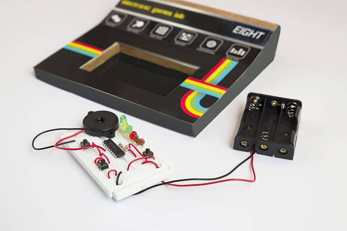 Eight Innovation Electronic Games Advent Calendar Booklavka 